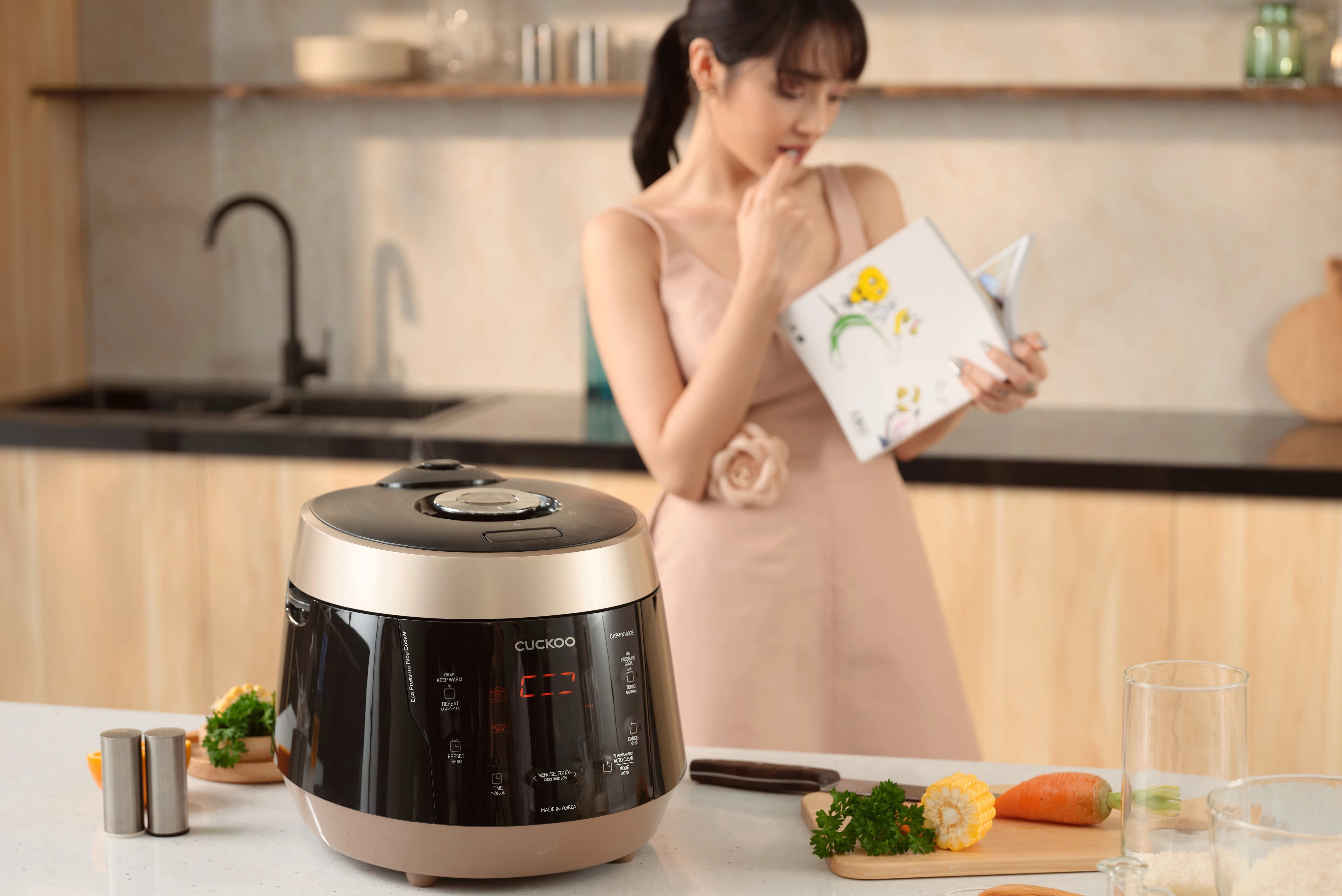 Noi com dien Cuckoo cho bua an ngon mieng hinh anh