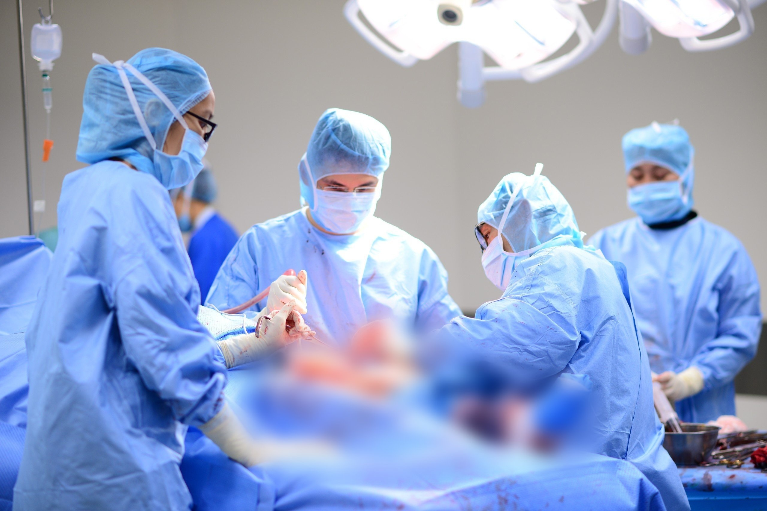 Ca phau thuat thay doi cuoc song cua me con be gai Campuchia hinh anh