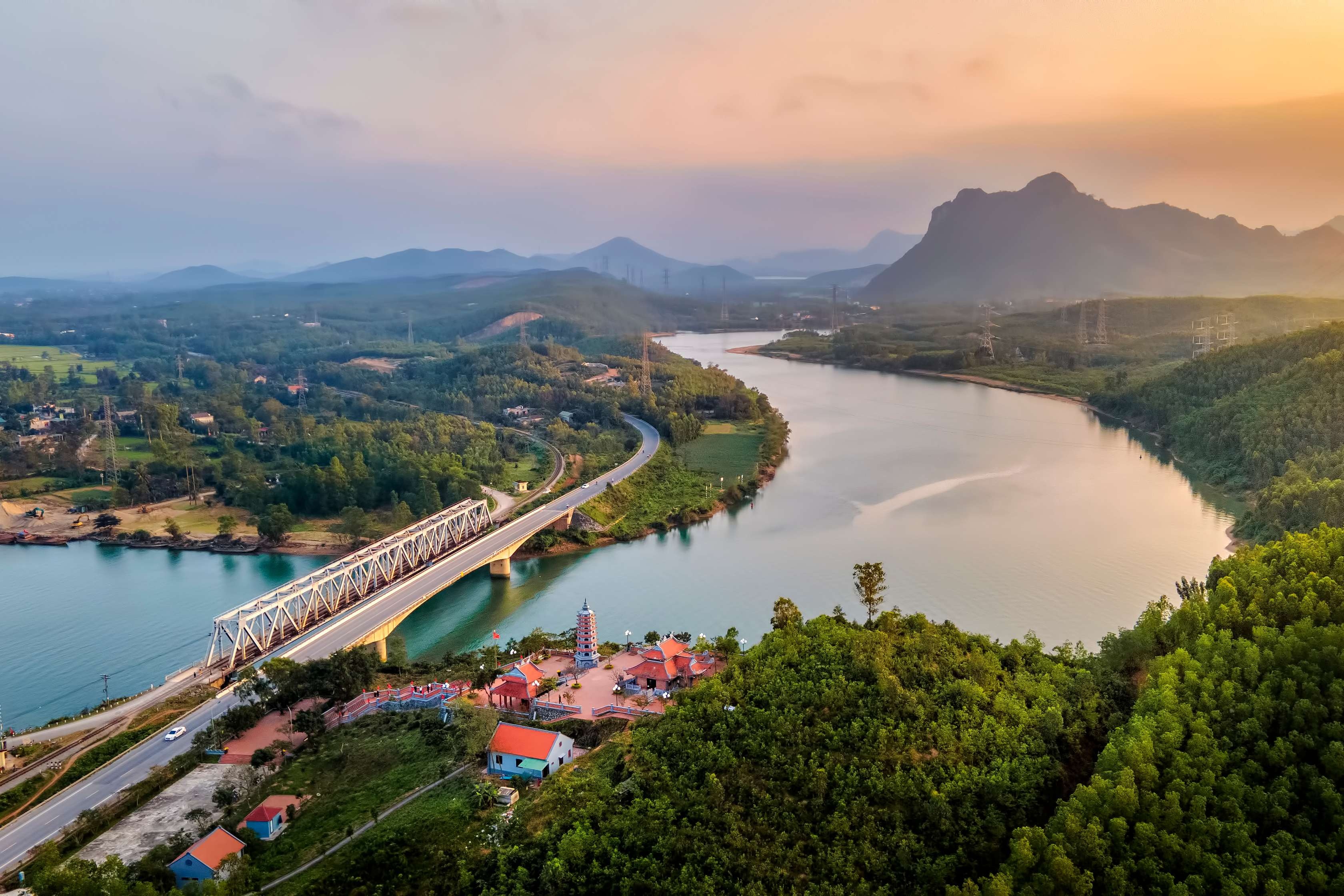 3 ngay 2 dem cung gia dinh kham pha Quang Binh dip Tet hinh anh