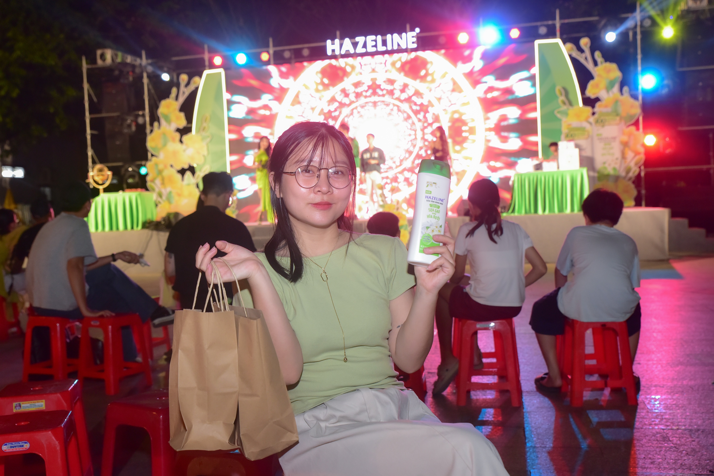 Hazeline,  day chuyen vang,  Tet sang nhu y anh 16