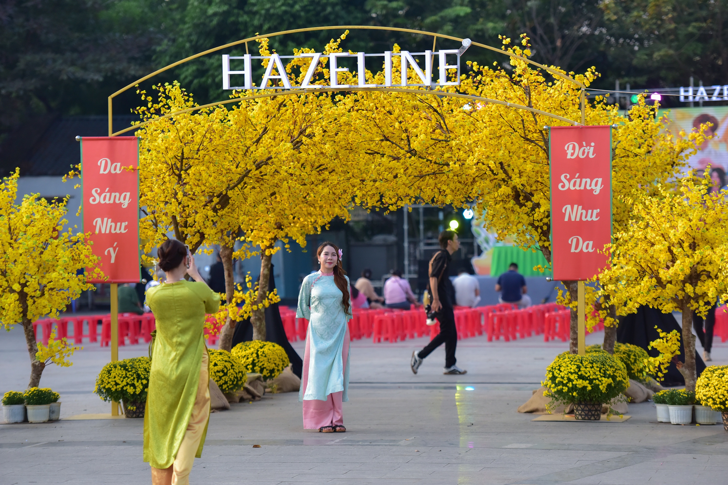 Hazeline,  day chuyen vang,  Tet sang nhu y anh 4