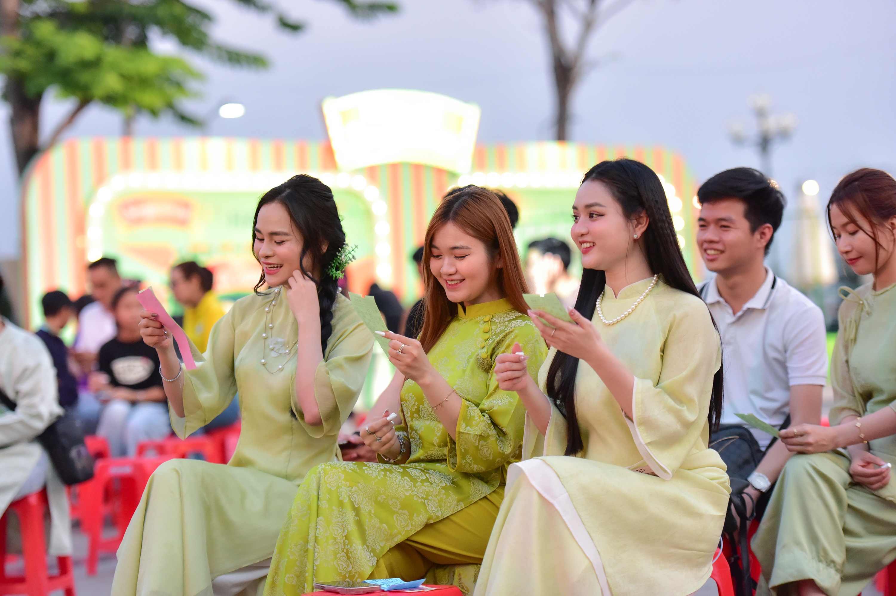 Hazeline,  day chuyen vang,  Tet sang nhu y anh 7