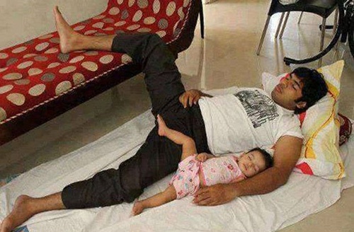 Su giong nhau hai huoc giua cha va con hinh anh