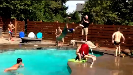 Clip man nem bong phuc tap nhat the gioi hinh anh