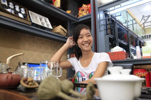 Cuoc song cua 23 co dau Viet o thi tran Trung Quoc hinh anh