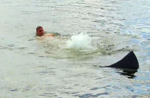 Clip hai: Chet khiep vi ca map hinh anh