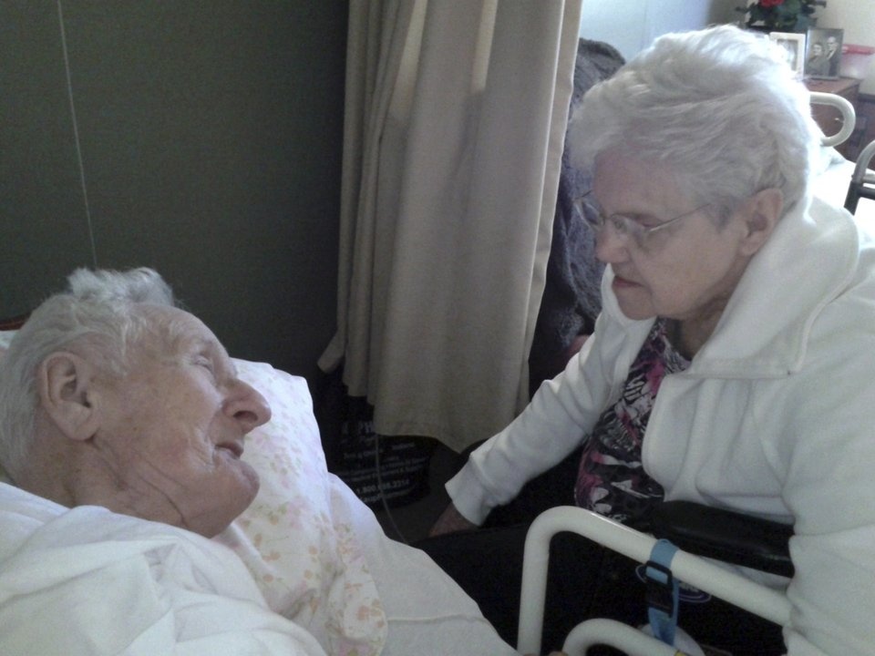 Lay nhau 65 nam, qua doi cung ngay hinh anh