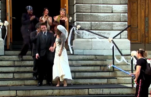 Clip hai: Ke pha dam le cuoi hinh anh