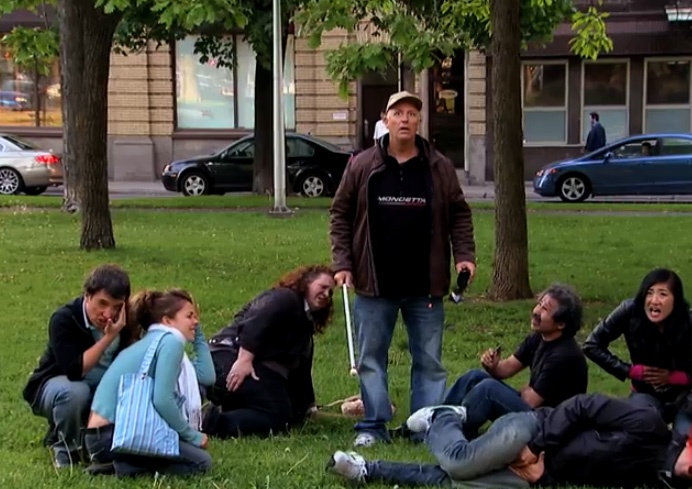 Clip hai: Ga mu quay pha hinh anh