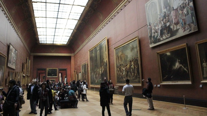 Bao tang Phap canh bao du khach Trung Quoc dung ve gia hinh anh