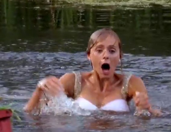 Co dau nga lon co xuong song hinh anh