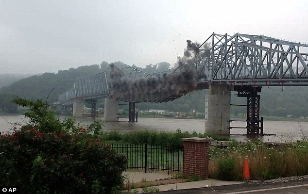 Nhip cau 84 tuoi bien mat trong nhay mat hinh anh