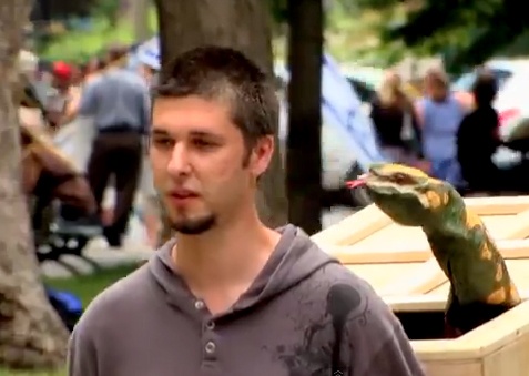 Clip hai: Ran khong lo xuat hien hinh anh