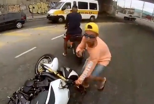 Canh sat ban ha ten cuop mo to hinh anh