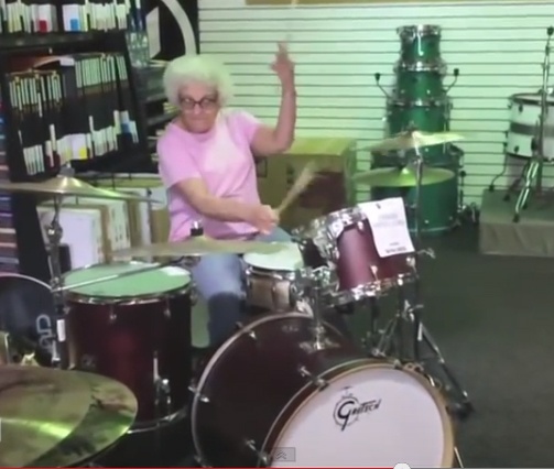 Nhung cu ba 'ba dao' nhat hanh tinh hinh anh