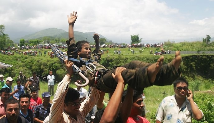 Nhung anh hung nhi cuu nguoi khoi luoi hai tu than hinh anh