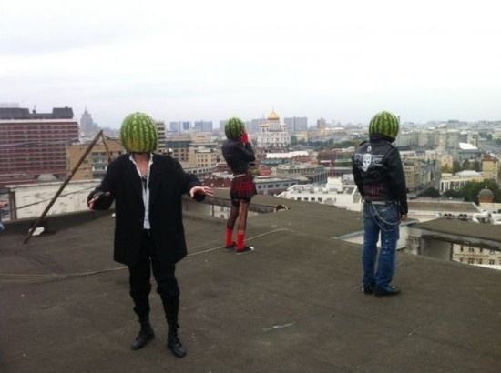 Anh vui: Ban nhac qua dua hau hinh anh