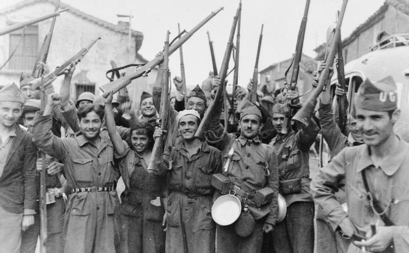 Nhung tinh ban kho tin trong thoi chien (ky 2) hinh anh