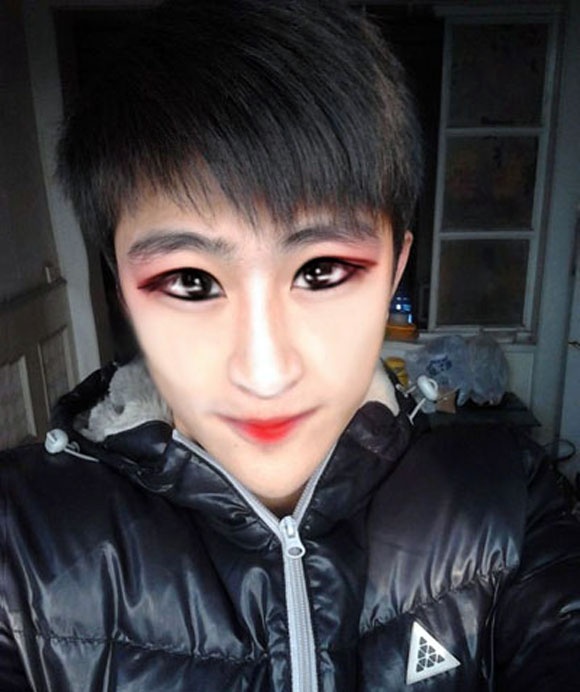 Ao dieu photoshop: Het hon voi cong nghe chinh sua guong mat hinh anh