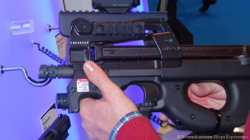 Kham pha tieu lien FN P90 cua luc luong dac biet hinh anh