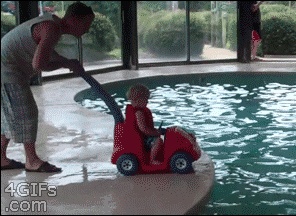 Anh dong vui: Be hoc boi hinh anh