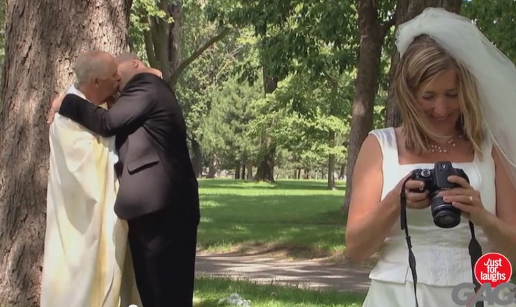 Nhung tro dua khoi hai ve ngoai tinh hinh anh