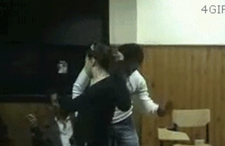 Anh dong vui: Choi kham nguoi dep hinh anh