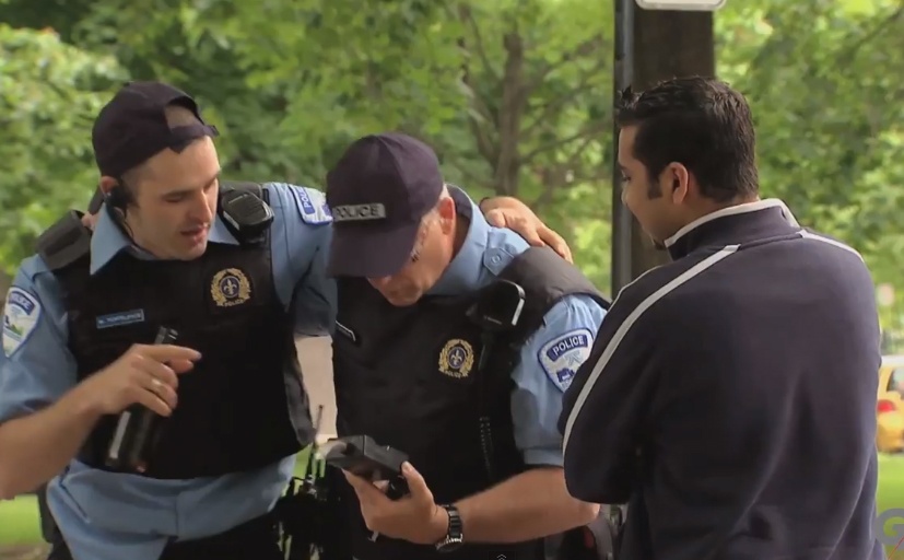 Clip hai: Canh sat say xin hinh anh