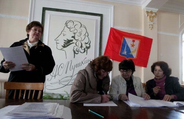 Tin tac tan cong trang web trung cau dan y Crimea hinh anh