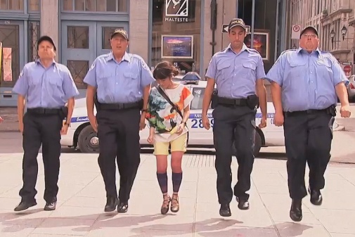 Clip hai: Nhung canh sat vui nhon hinh anh