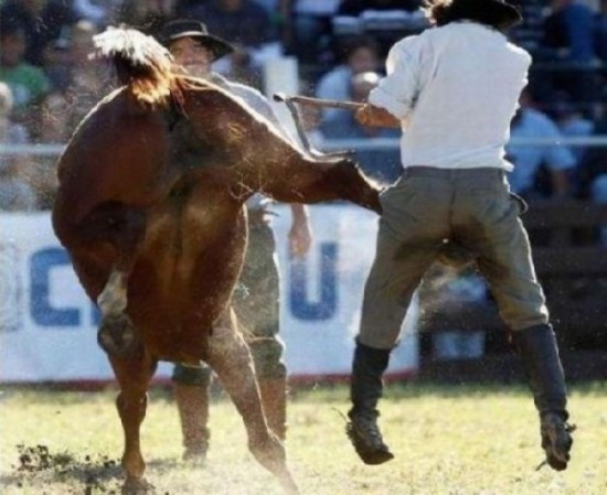 Khoanh khac gap nan co mot khong hai hinh anh