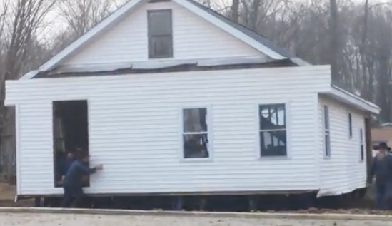 Chuyen nha bang suc nguoi hinh anh