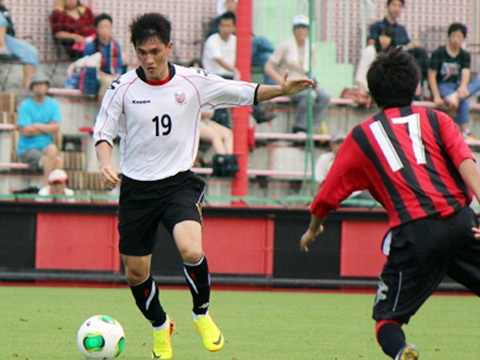 Cong Vinh va cac dong doi thua lua U18 hinh anh