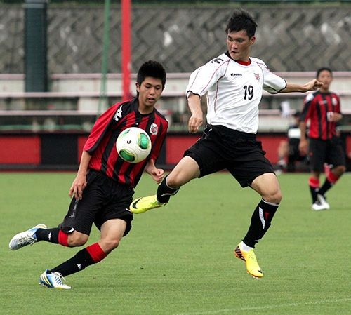 HLV Sapporo mang Cong Vinh di dau voi doi dau bang hinh anh