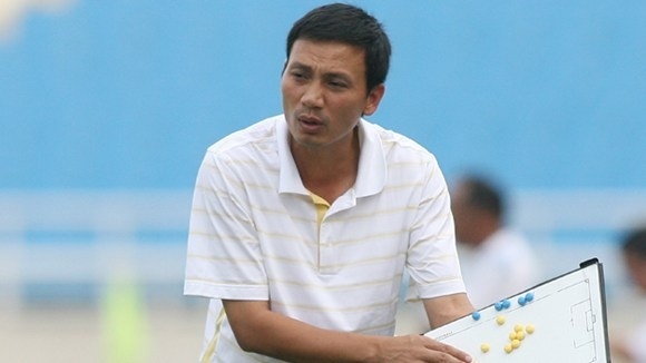 HLV Trieu Quang Ha to chuc giai phui hinh anh