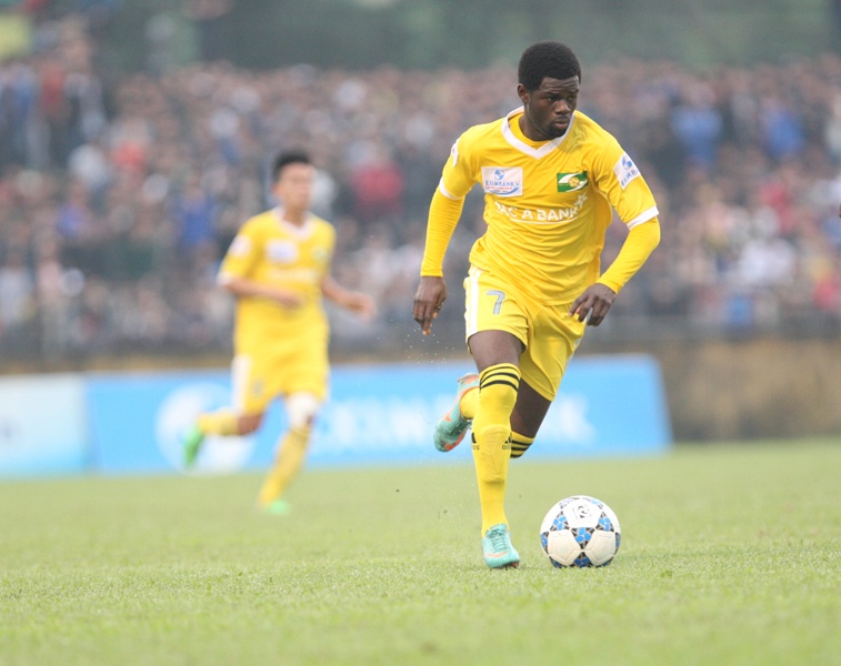 SLNA mat ngoi sao Hector vi thieu tien hinh anh