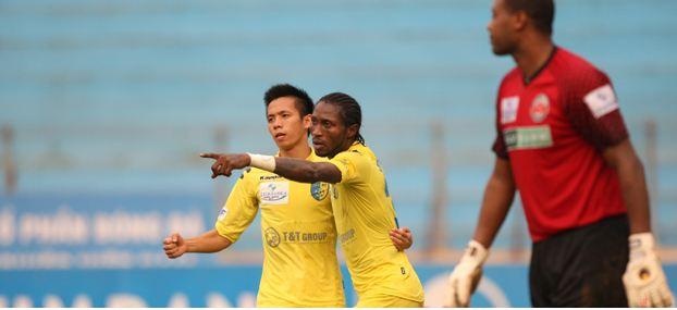 Cuoc dua Vua pha luoi V.League bat ngo giam nhiet hinh anh