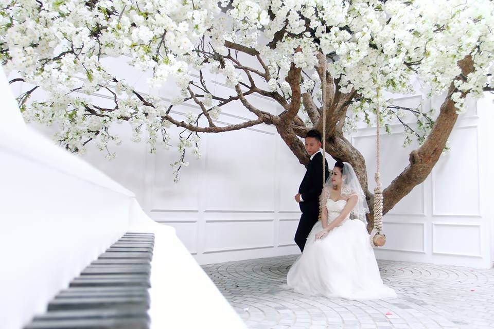 Thiep cuoi doc dao cua cau thu Tu 'ngua' hinh anh