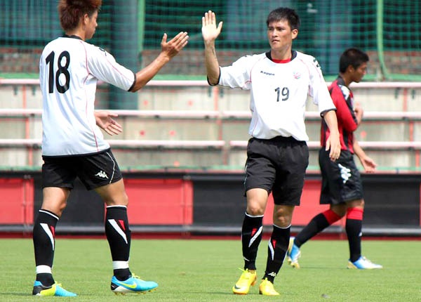 Cong Vinh da chinh, ghi ban va nhan the do hinh anh