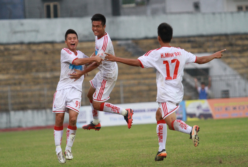 V.Hai Phong vao ban ket sau tran cau 'mua the' hinh anh