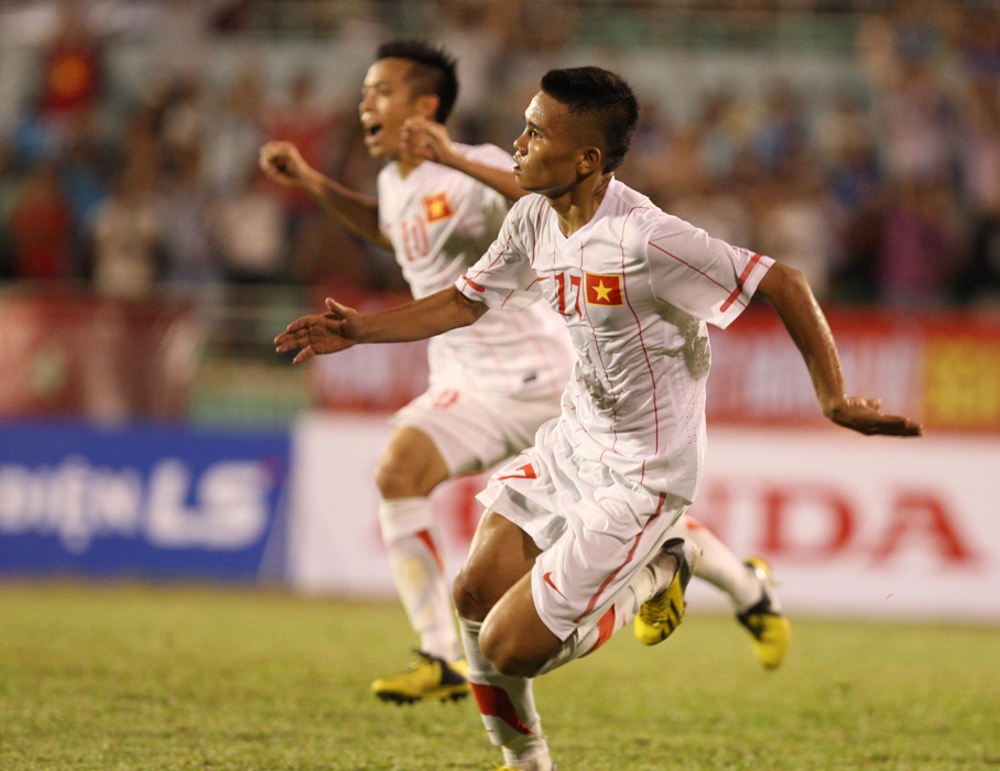 Nguoi hung cua U23 Viet Nam mo coi, da bong nuoi em hinh anh