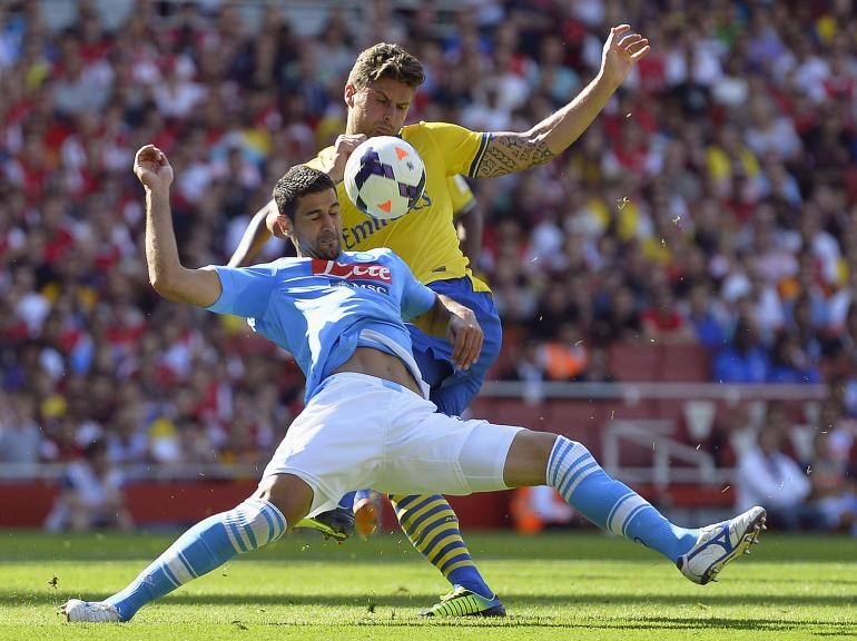 Arsenal - Napoli: Dai chien tranh ngoi dau bang tu than hinh anh