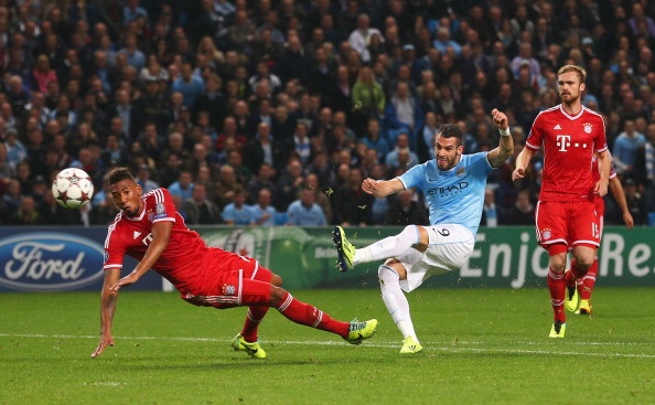 Pha giat bong, dut diem dang cap cua tien dao Man City hinh anh