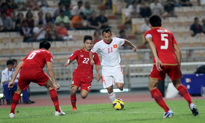 DTVN doi dau CLB do huyen thoai cua Real dan dat hinh anh