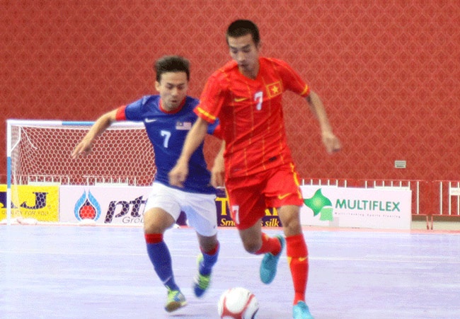 Viet Nam ha Malaysia tai giai Futsal Dong Nam A hinh anh