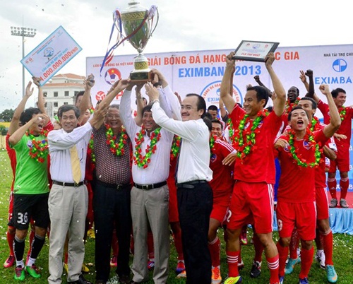 Tan binh V.League thanh 'vua mua sam' hinh anh