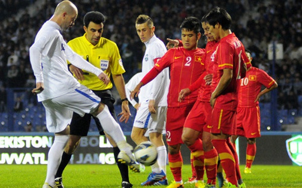 DT Viet Nam bo sung 2 thu mon khi tai dau Uzbekistan hinh anh