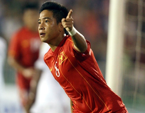 Tan binh V.League choi troi mua hang loat tuyen thu U23 hinh anh