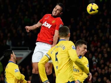 Fan cuong mang vo va xe hoi dat cuoc MU thang Arsenal hinh anh