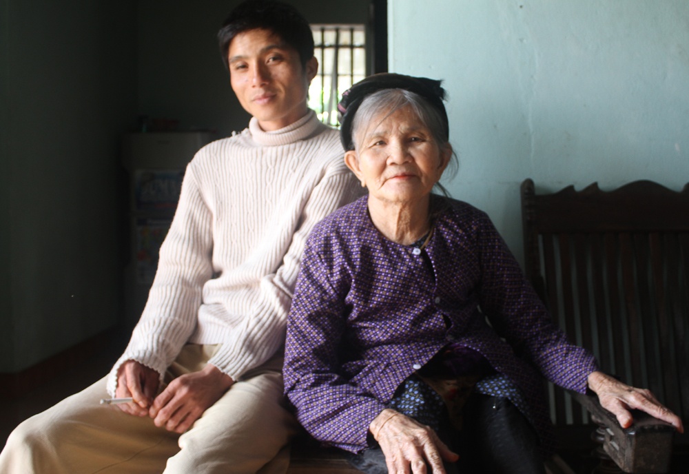 Nguoi ban than cam diec dac biet cua Cong Vinh hinh anh